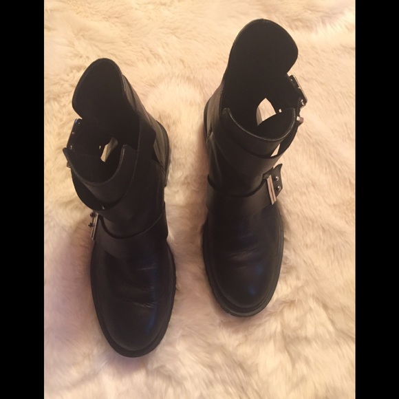 Zara Shoes - Zara women black leather ankle boots size 40